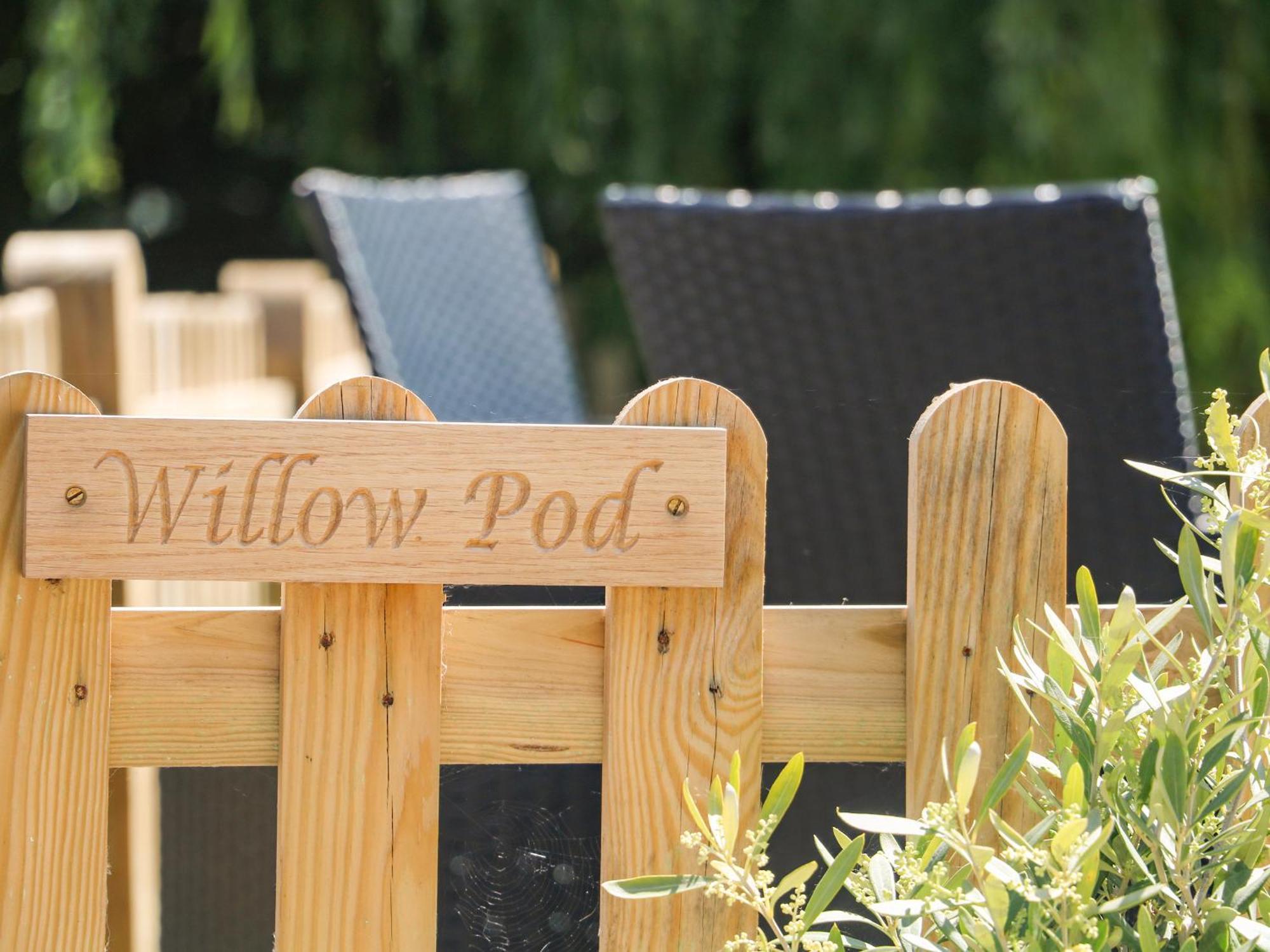 Willow Pod Αρουντέλ Εξωτερικό φωτογραφία